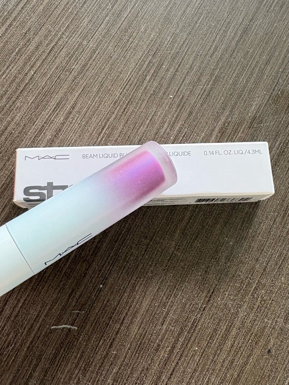 MAC Strobe Beam Liquid Blush - Magic Aura - Picture 4 of 6